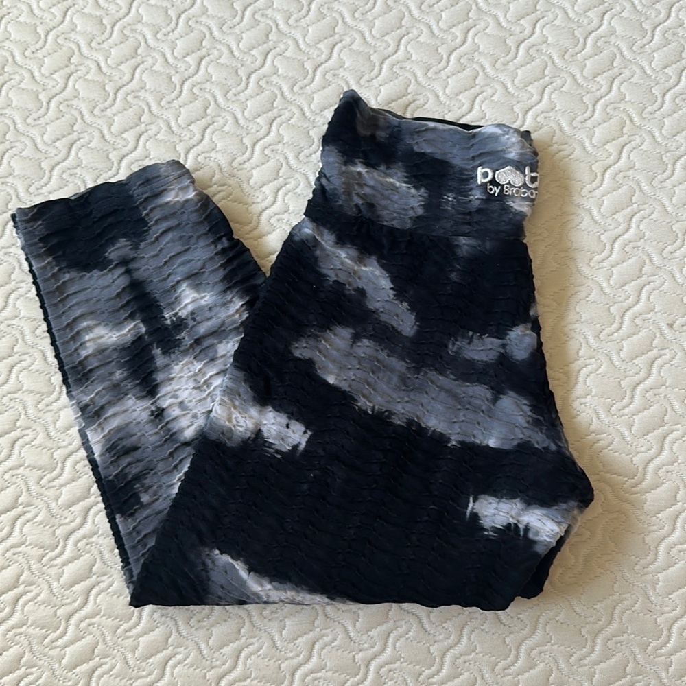 NWOT Booty by Brabants cropped leggings. One size fits all.